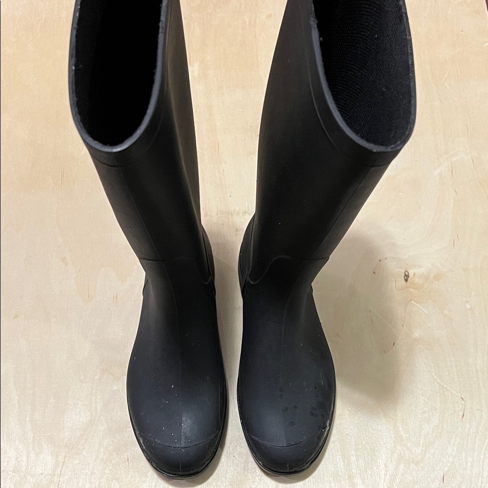 Black Rubber Rain Boots